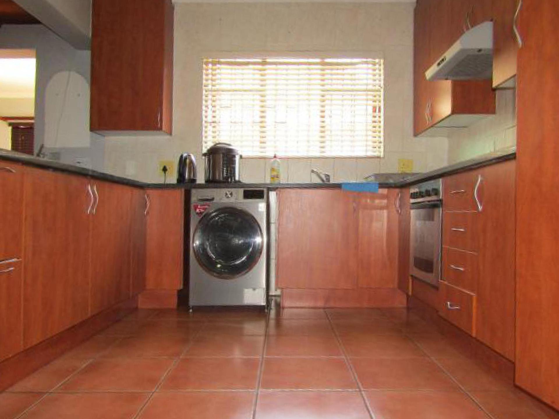 Kitchen of property in Northam