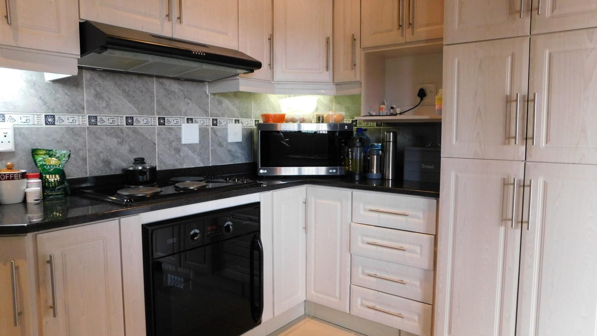 Kitchen - 12 square meters of property in Moorton
