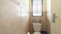Bathroom 1 - 6 square meters of property in Andeon