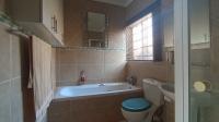 Bathroom 1 - 8 square meters of property in Raslouw AH