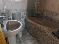 Main Bathroom of property in Kaalfontein