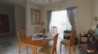 Dining Room - 13 square meters of property in Sunnyrock