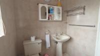 Bathroom 1 - 5 square meters of property in Farrarmere