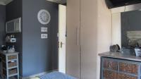 Main Bedroom - 22 square meters of property in Country View