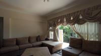Lounges - 19 square meters of property in Northgate (JHB)