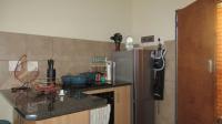 Kitchen - 6 square meters of property in Alveda