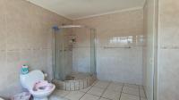 Main Bathroom - 18 square meters of property in Esther Park