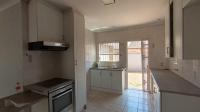 Kitchen - 27 square meters of property in Sunward park