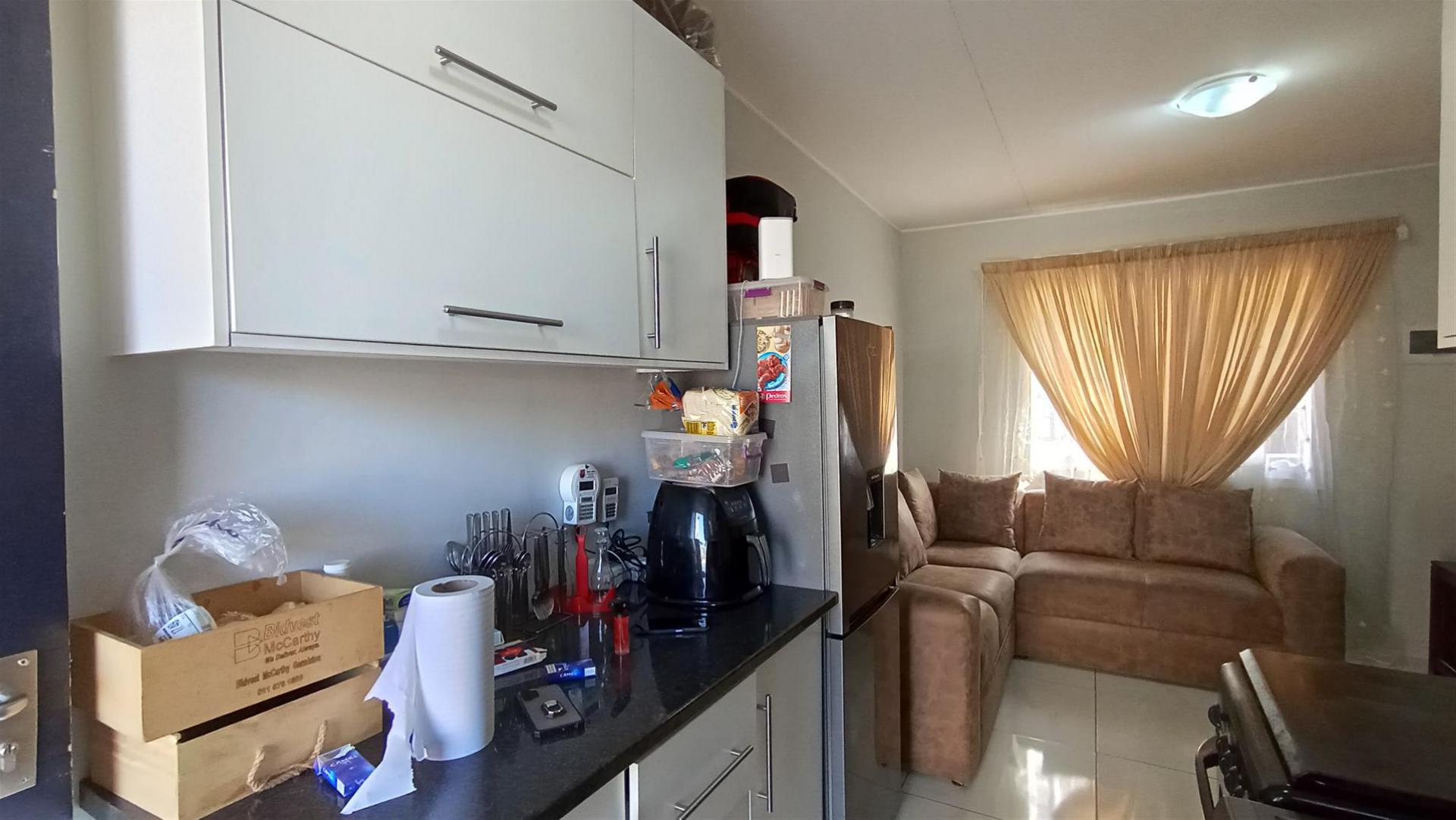Kitchen - 5 square meters of property in South Hills