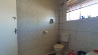 Bathroom 1 - 11 square meters of property in Florida
