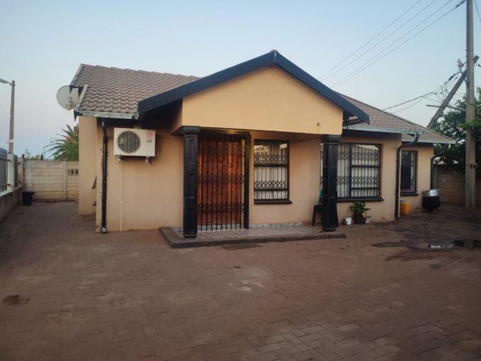 2 Bedroom House for Sale For Sale in Boitekong - MR596649