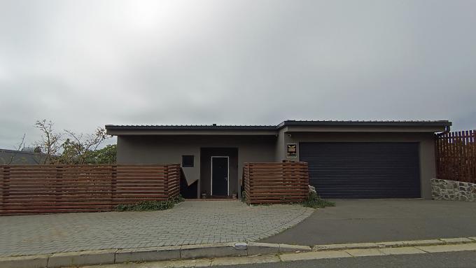 4 Bedroom House for Sale For Sale in Lakeside (Capetown) - Private Sale - MR596822