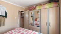 Bed Room 1 - 11 square meters of property in Evaton West