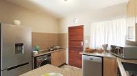 Kitchen - 12 square meters of property in Monavoni