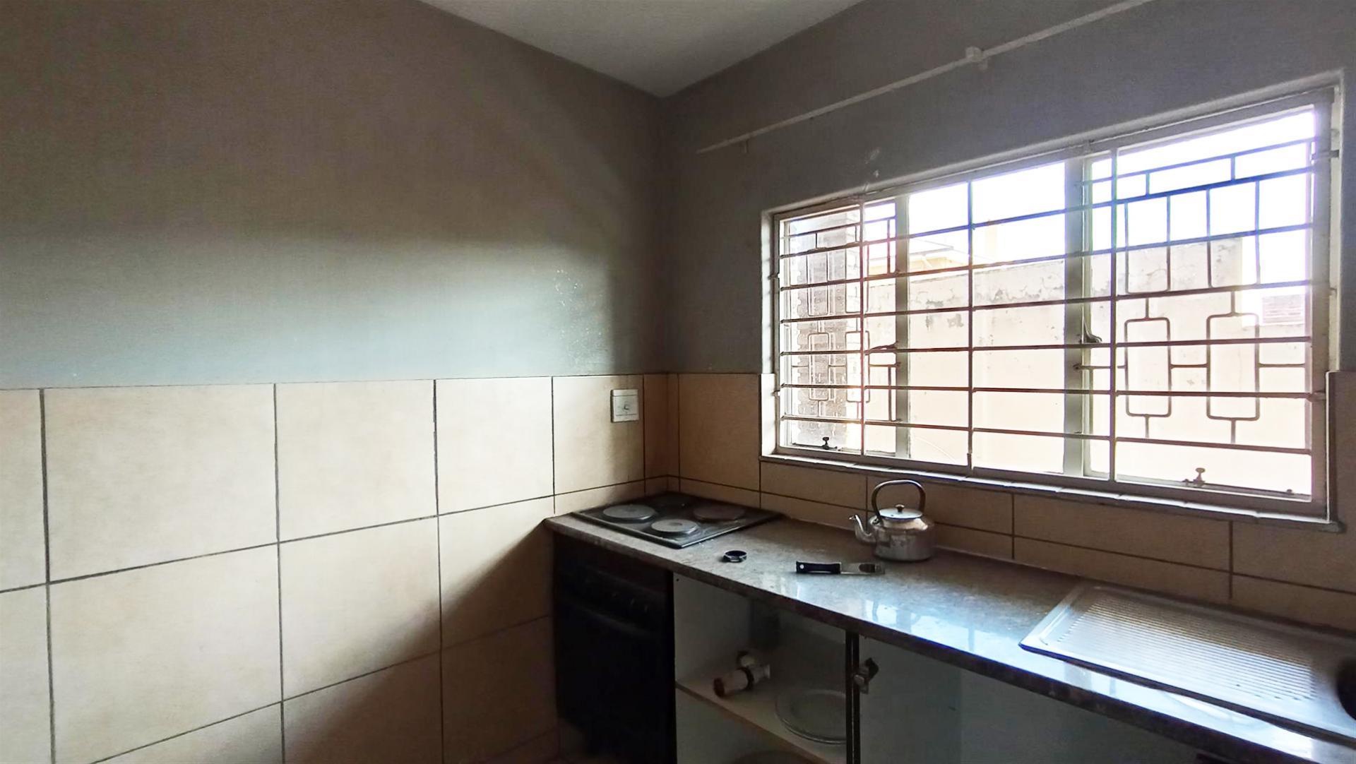 Kitchen - 6 square meters of property in West Turffontein