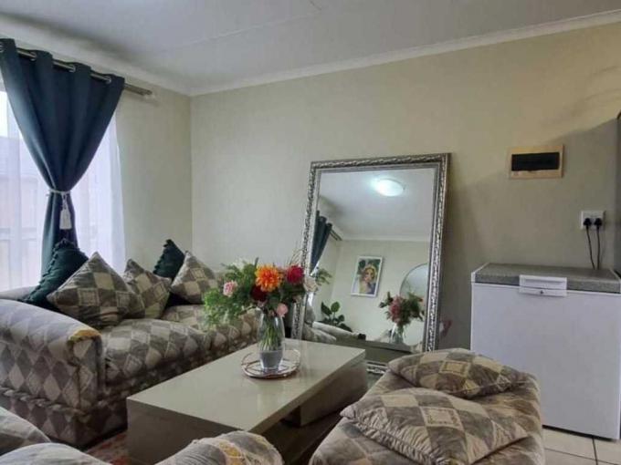 2 Bedroom Apartment for Sale For Sale in Olympus - MR600364