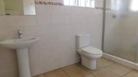 Bathroom 2 - 8 square meters of property in Athlone Park