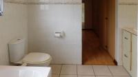Bathroom 3+ - 25 square meters of property in Athlone Park
