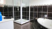 Main Bathroom - 12 square meters of property in Crosby