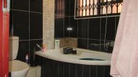 Main Bathroom - 8 square meters of property in Orlando West