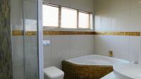 Main Bathroom - 8 square meters of property in Cleland