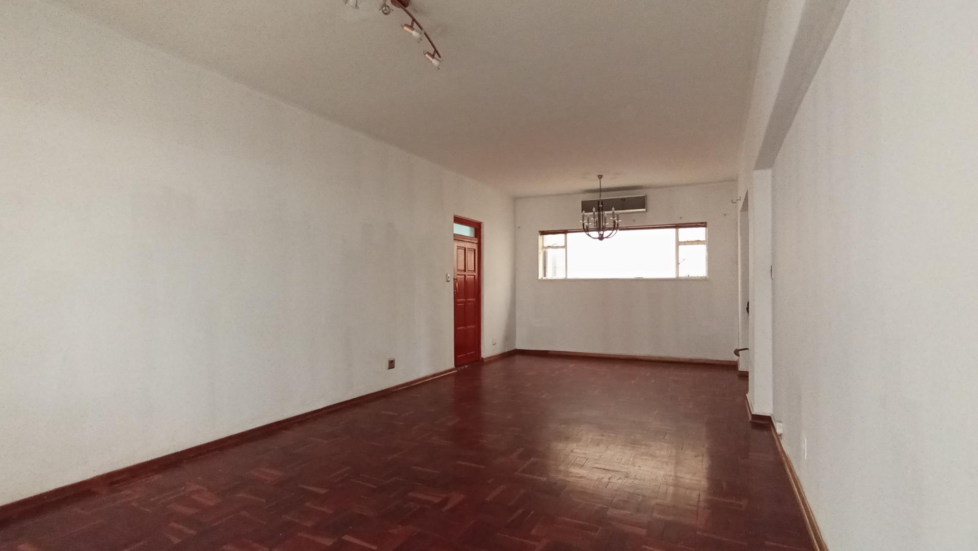 Lounges - 25 square meters of property in Illovo