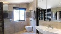 Main Bathroom - 15 square meters of property in Bulwer