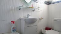 Main Bathroom - 4 square meters of property in Witpoortjie
