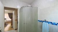 Bathroom 1 - 5 square meters of property in Bruma