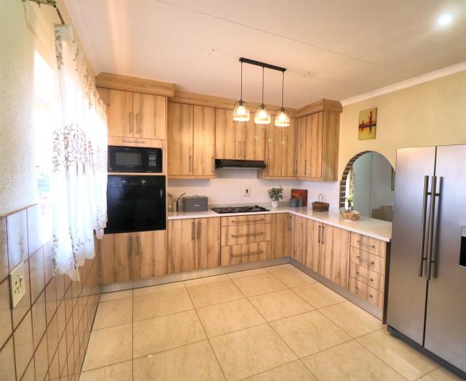 3 Bedroom House for Sale For Sale in Lenasia South - MR602535