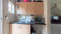 Kitchen - 6 square meters of property in Chantelle