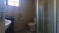 Bathroom 1 - 16 square meters of property in Buccleuch