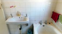 Bathroom 1 - 7 square meters of property in Lynnfield Park
