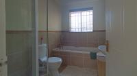 Main Bathroom - 6 square meters of property in Northgate (JHB)