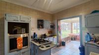 Kitchen - 13 square meters of property in Symhurst