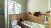 Bathroom 1 - 5 square meters of property in La Montagne