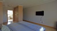 Main Bedroom - 25 square meters of property in Summerset