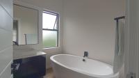 Bathroom 1 - 9 square meters of property in Bryanston