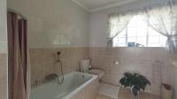 Main Bathroom - 9 square meters of property in Chartwell A.H.