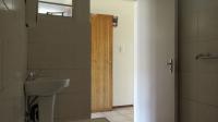 Bathroom 1 - 4 square meters of property in Moffat View