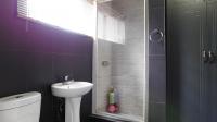 Bathroom 2 - 8 square meters of property in Avoca