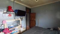 Main Bedroom - 16 square meters of property in South Hills