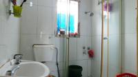 Bathroom 1 - 3 square meters of property in Stonebridge