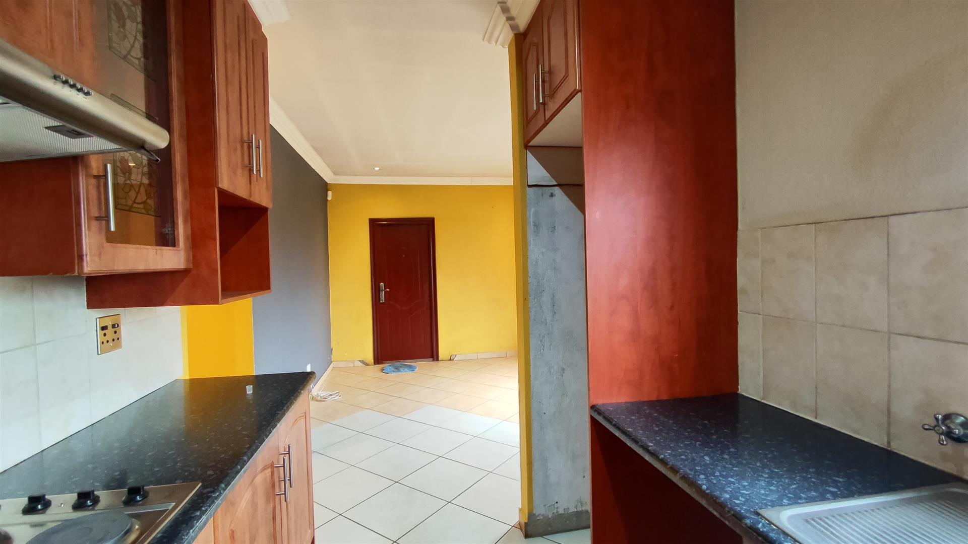 Kitchen - 8 square meters of property in Roodekop