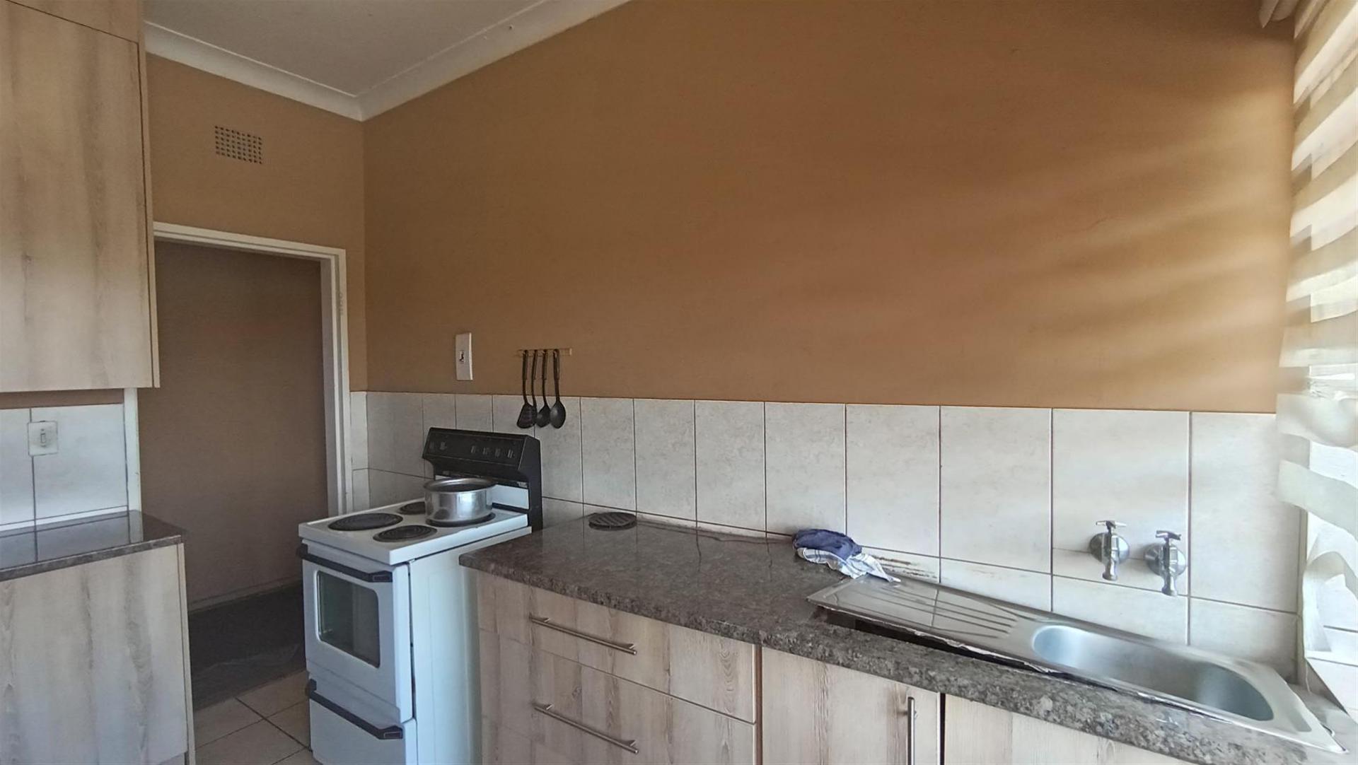Kitchen - 9 square meters of property in Three Rivers