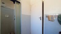 Bathroom 2 - 7 square meters of property in Kew