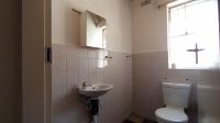 Bathroom 1 - 3 square meters of property in Kew