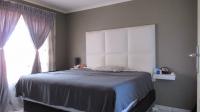 Main Bedroom - 14 square meters of property in Westonaria