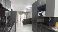Kitchen - 15 square meters of property in Ravenswood