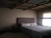 Main Bedroom of property in Kaalfontein
